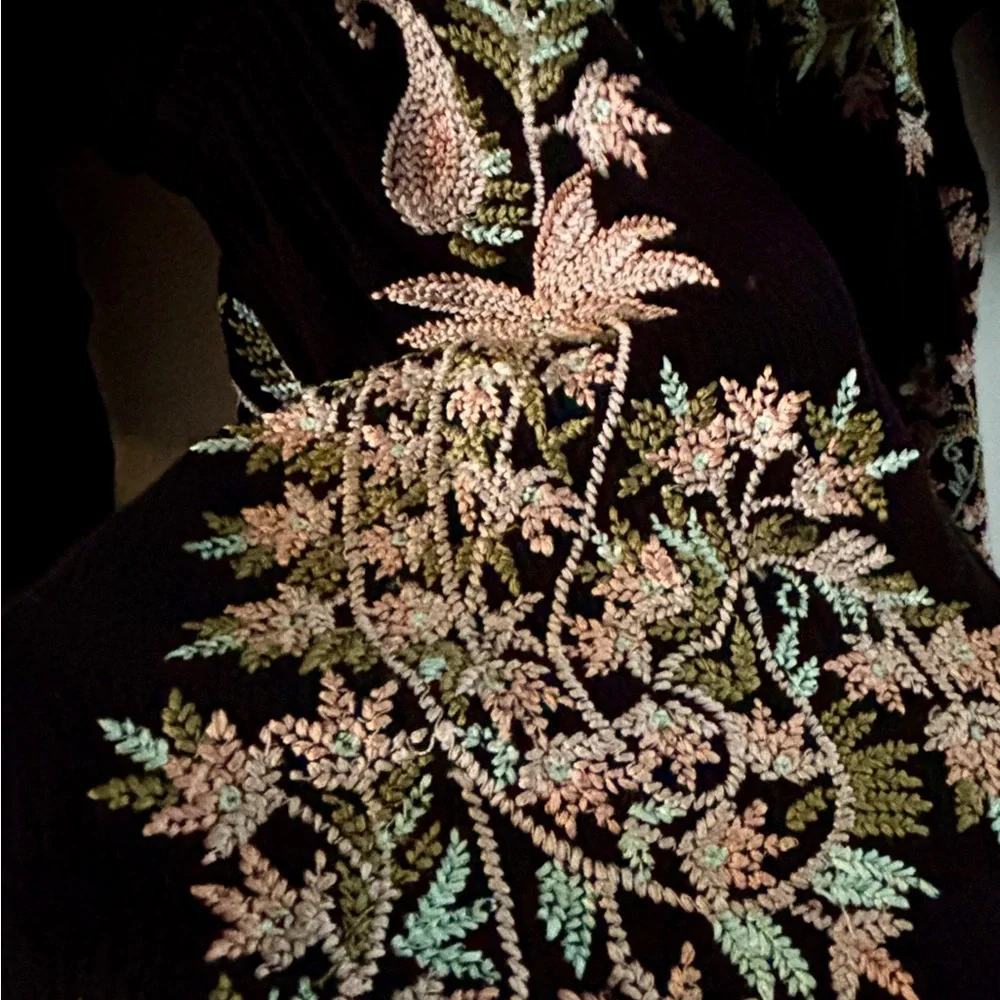 Embroidered Black Kimono mini dress - Picture 4 of 7